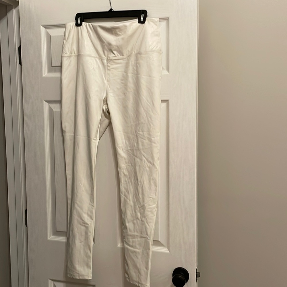Lyses Cream Faux Leather Leggings